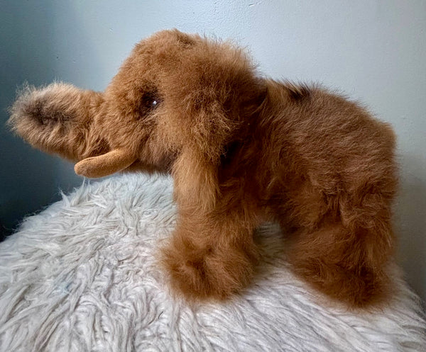 Alpaca Woolly Mammoth Brown
